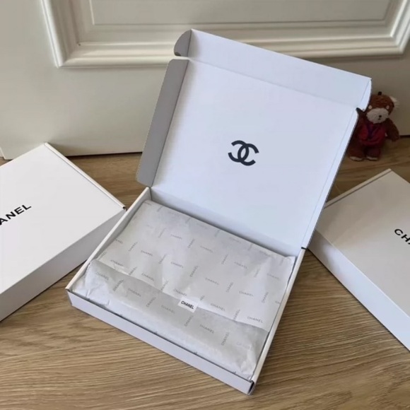 Chanel Metiers d’Art Show MCR scarf - Picture 9 of 9